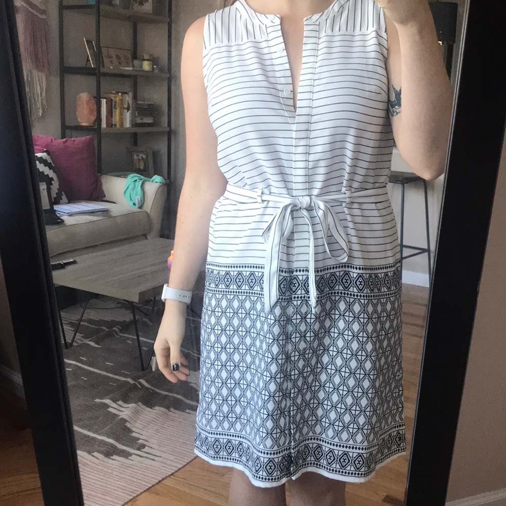 Black and white sleeveless dress size M